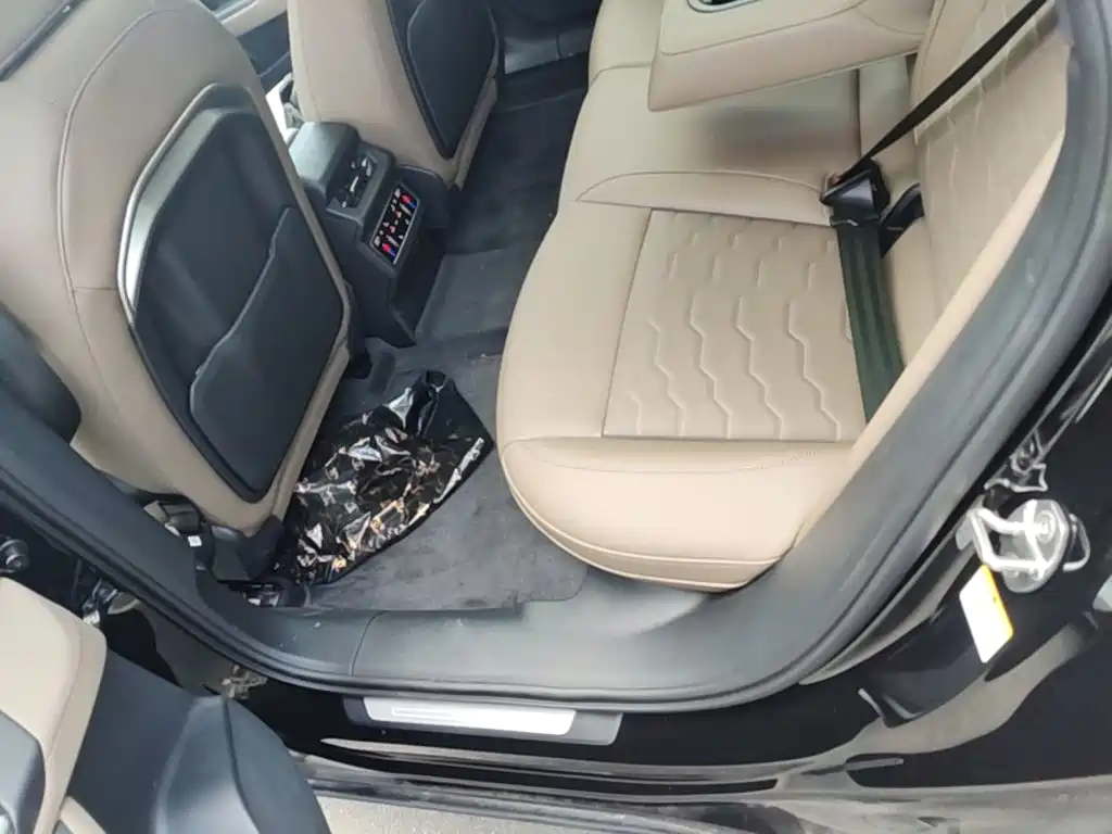 Audi Q6L e-tron — миниатюра 22