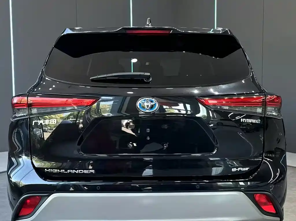 Toyota Highlander 2022 2.5L Luxury 7 мест