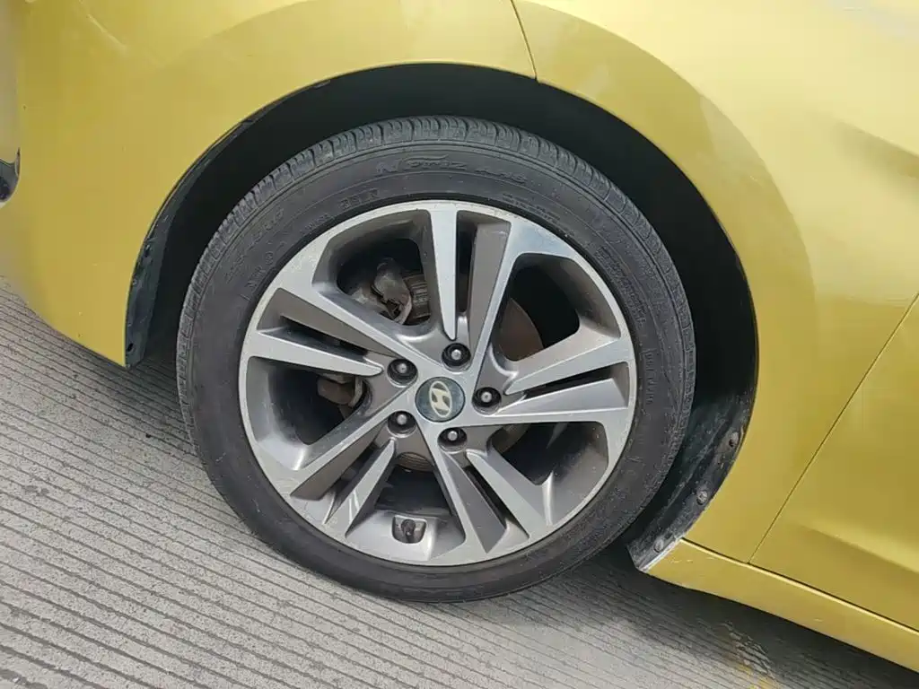 Hyundai Elantra — миниатюра 23