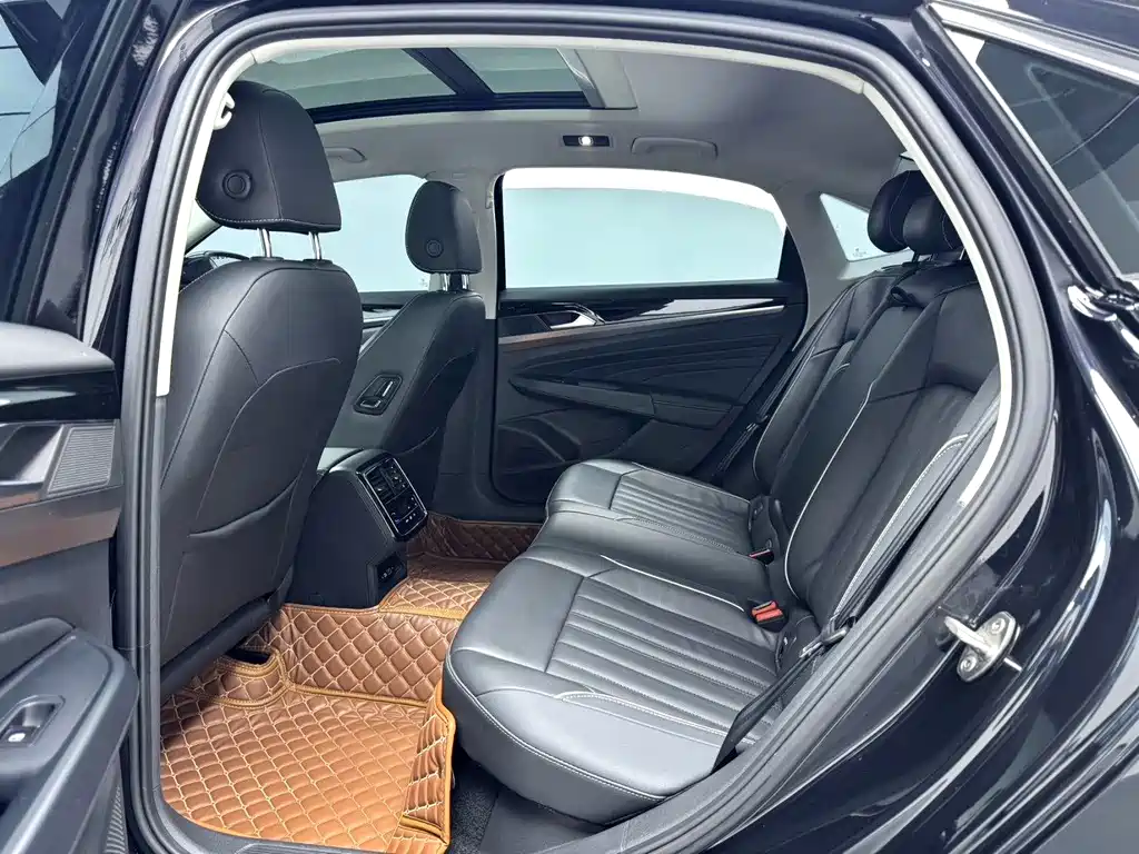 Volkswagen Passat 2023 330TSI Elite