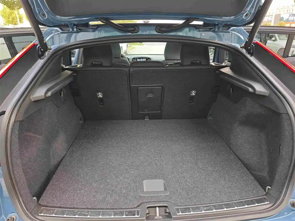 Volvo C40 — миниатюра 8