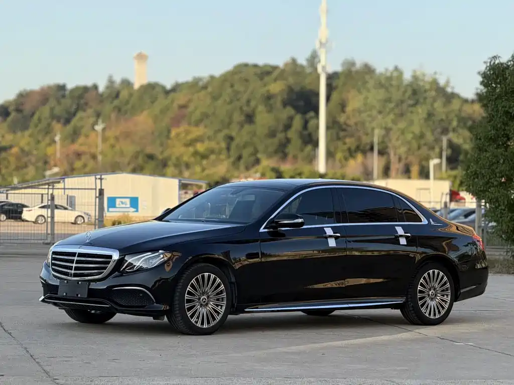 Mercedes-Benz E-Class — миниатюра 2