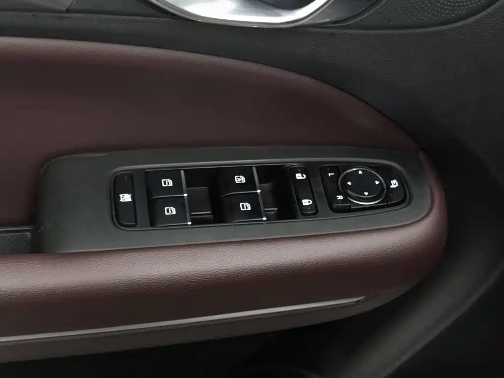 GAC Motor Trumpchi M6 — миниатюра 9