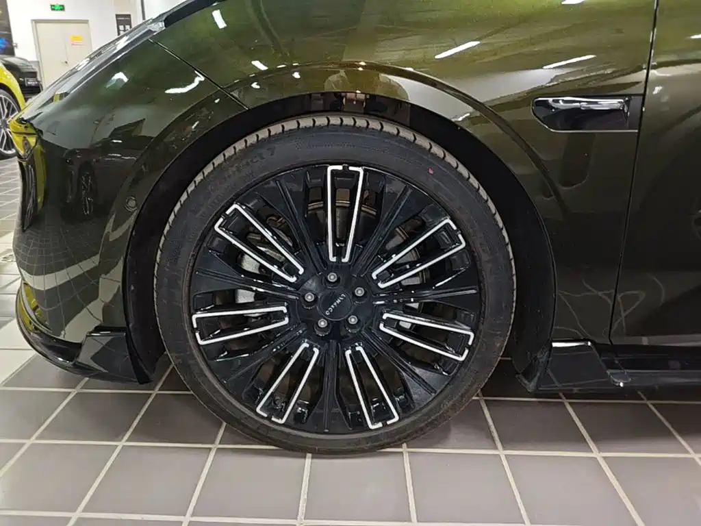 Lynk & Co 10 — миниатюра 23