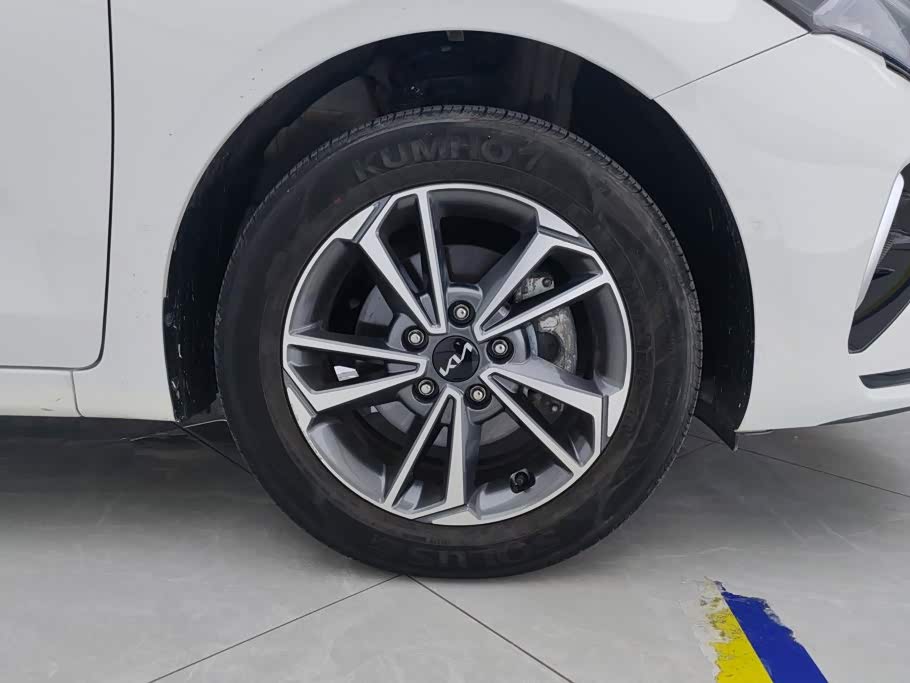 Kia K3 1.5 л 2025 г. Белый, пробег 17300 км