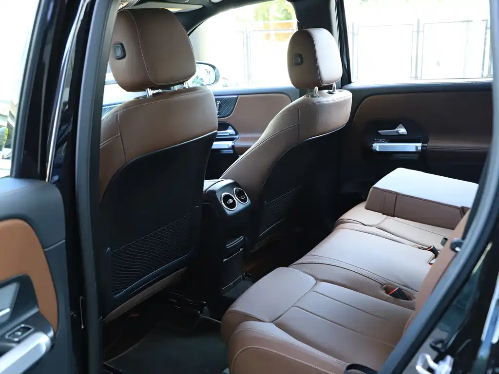 Mercedes-Benz GLB — миниатюра 16
