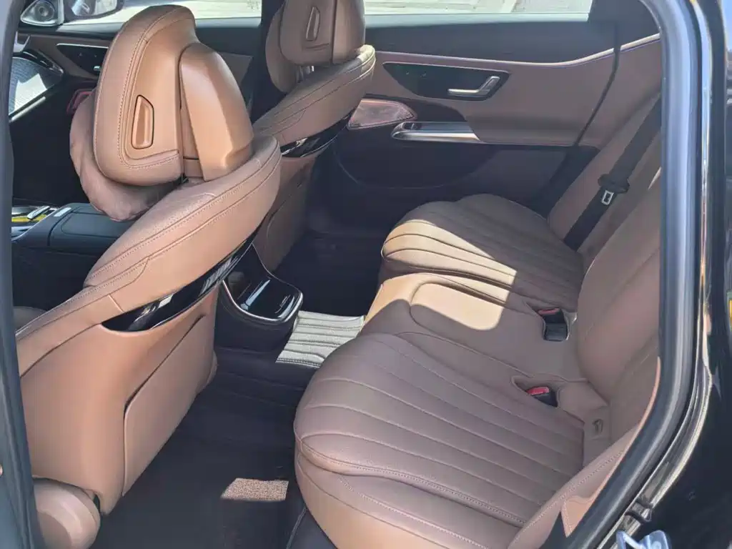 Mercedes-Benz E-Class - фото 5