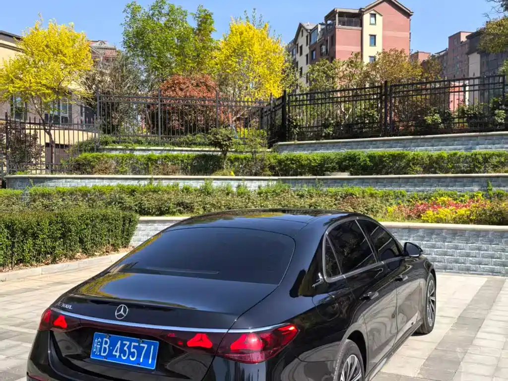 Mercedes-Benz E-Class - фото 10