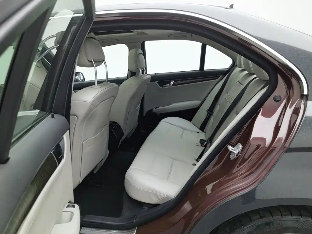 Mercedes-Benz C-Class — миниатюра 15