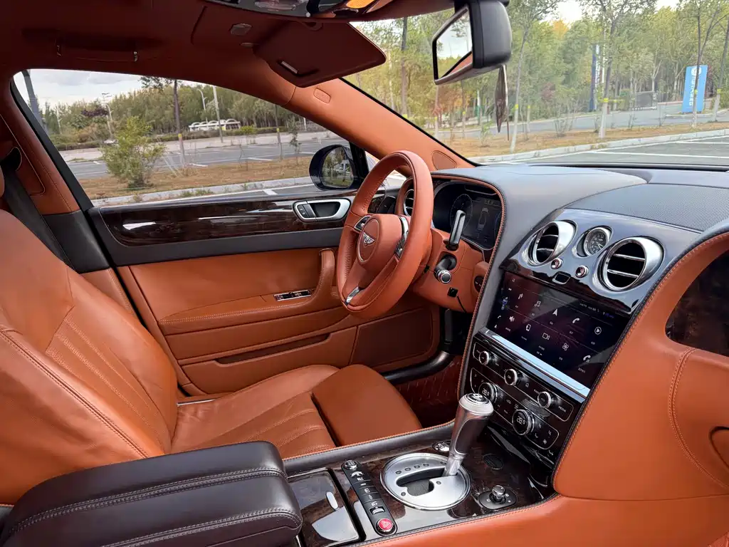 Bentley Flying Spur — миниатюра 27