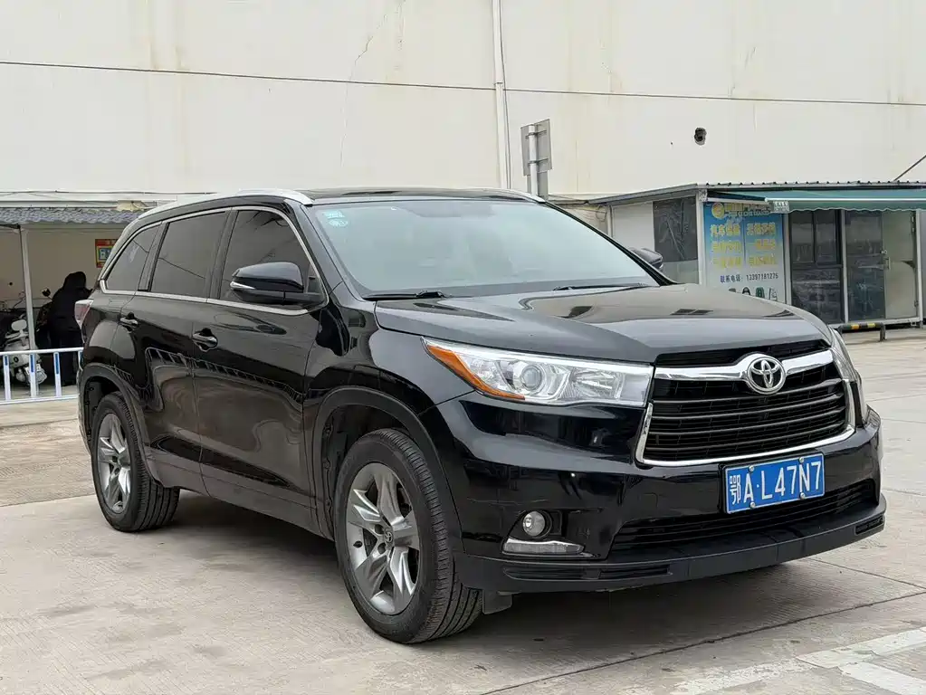 TOYOTA HIGHLANDER