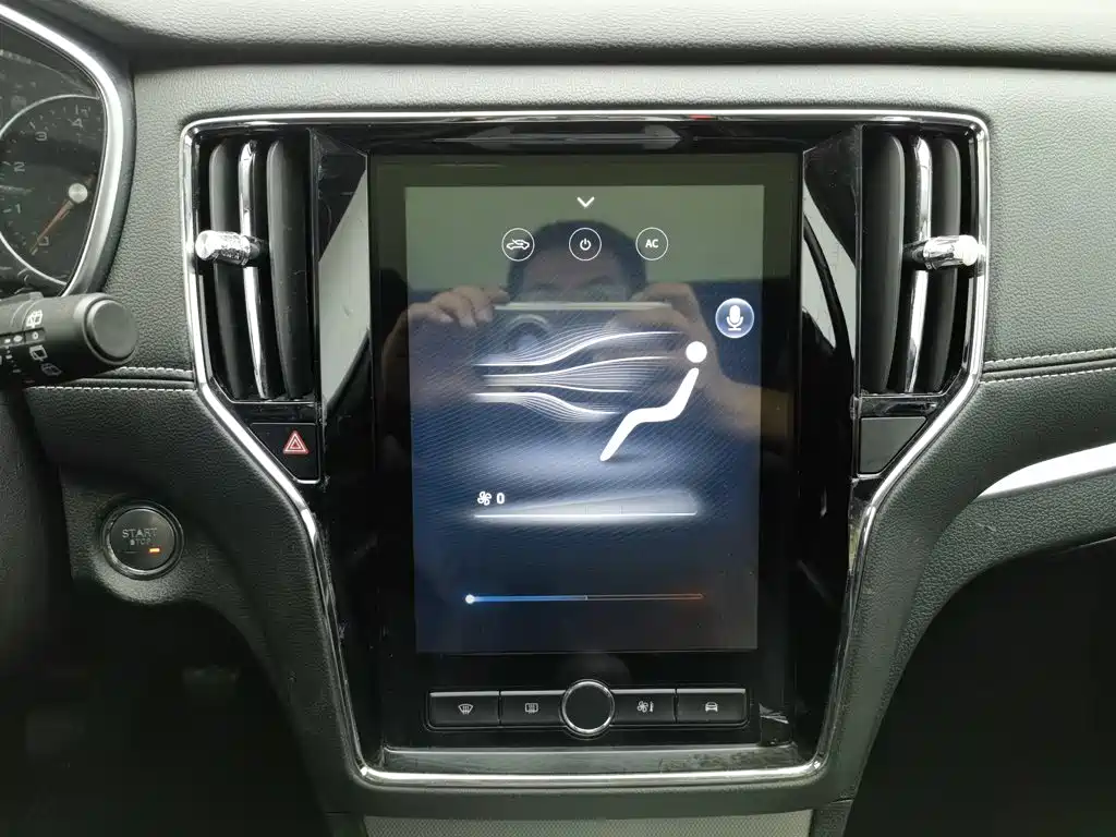 Roewe RX5 — миниатюра 12