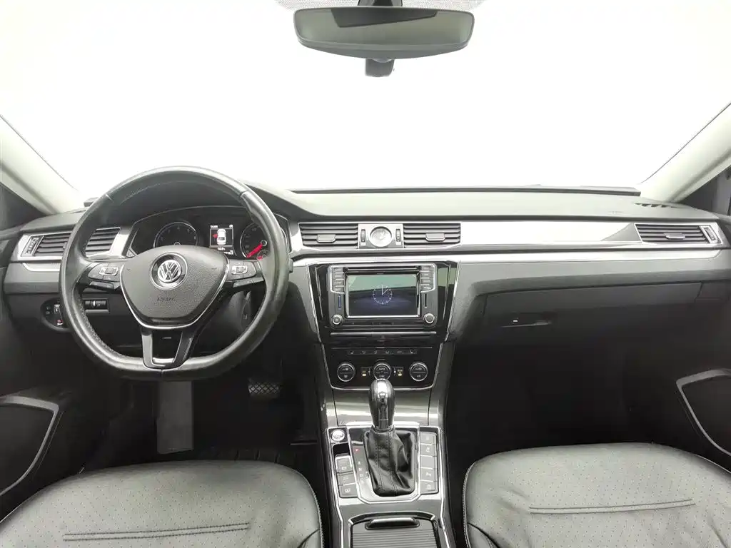 Volkswagen Passat 2016 330TSI DSG
