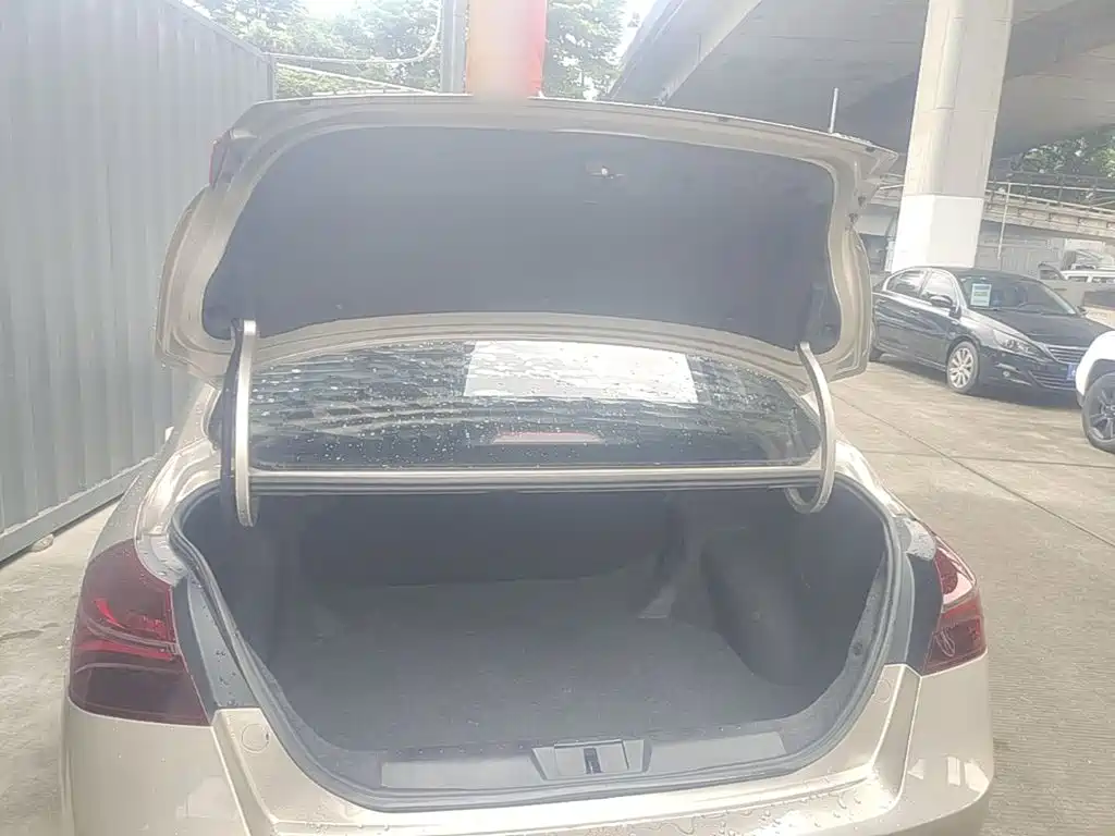 Geely Emgrand — миниатюра 19