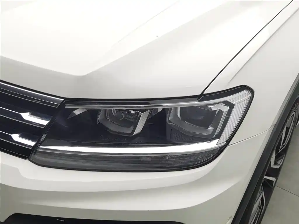 Volkswagen Tiguan L L 2021 330TSI AT R-Line