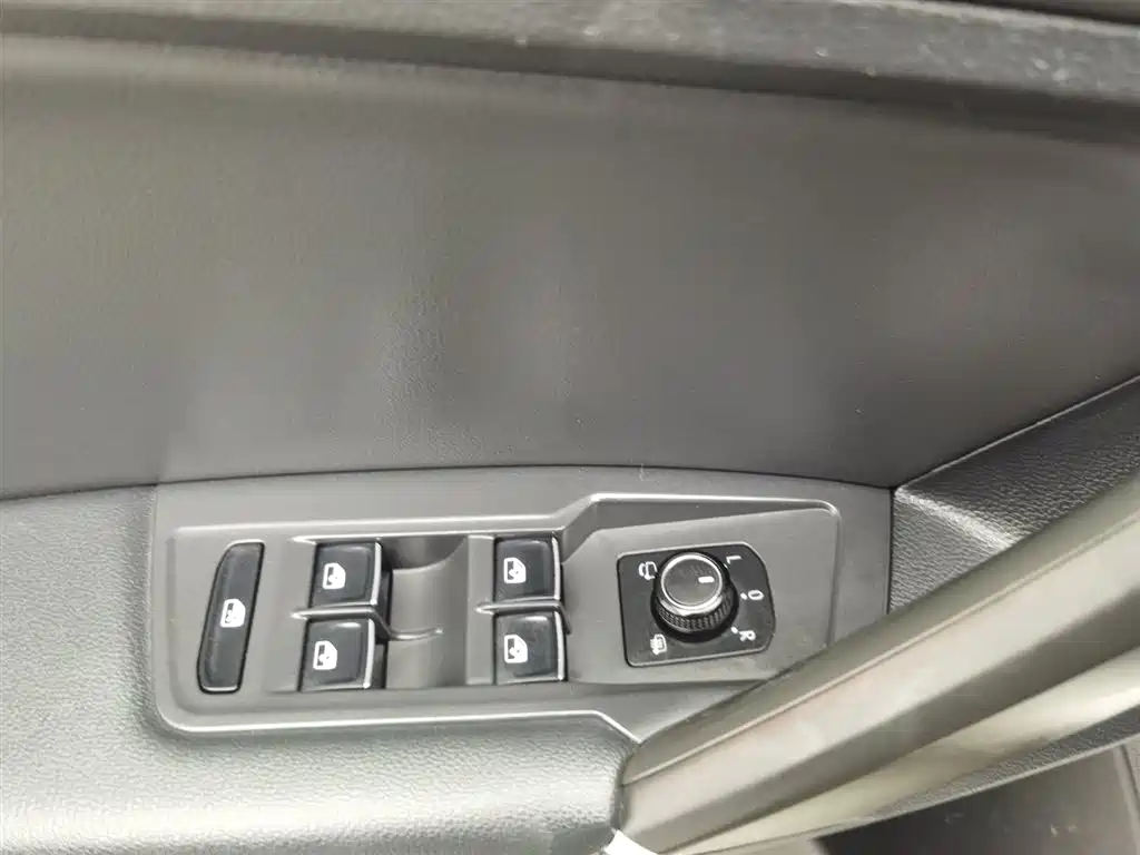 Volkswagen Tiguan L L 2021 330TSI AT R-Line