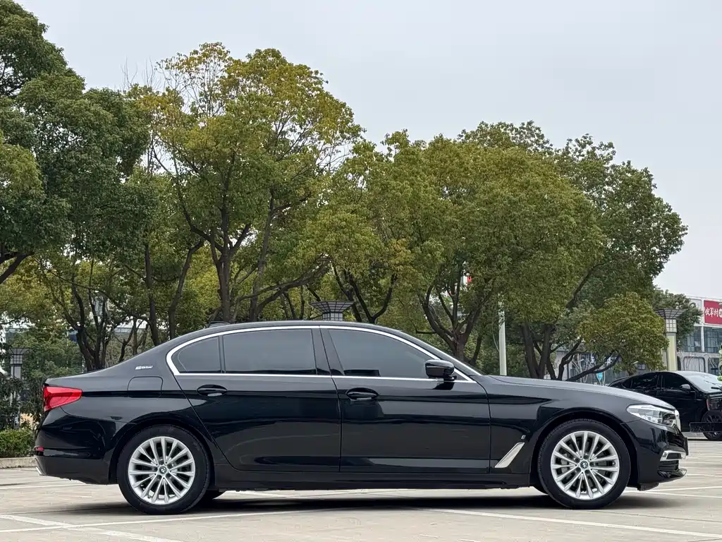 BMW 5 SERIES NEW ENERGY