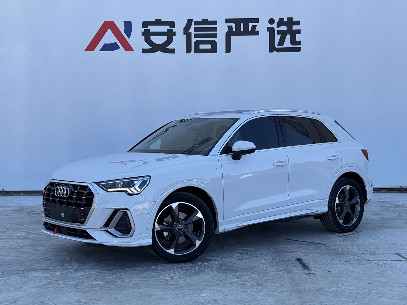 Audi Q3 1.4 л 2026 г. Белый, пробег 47300 км