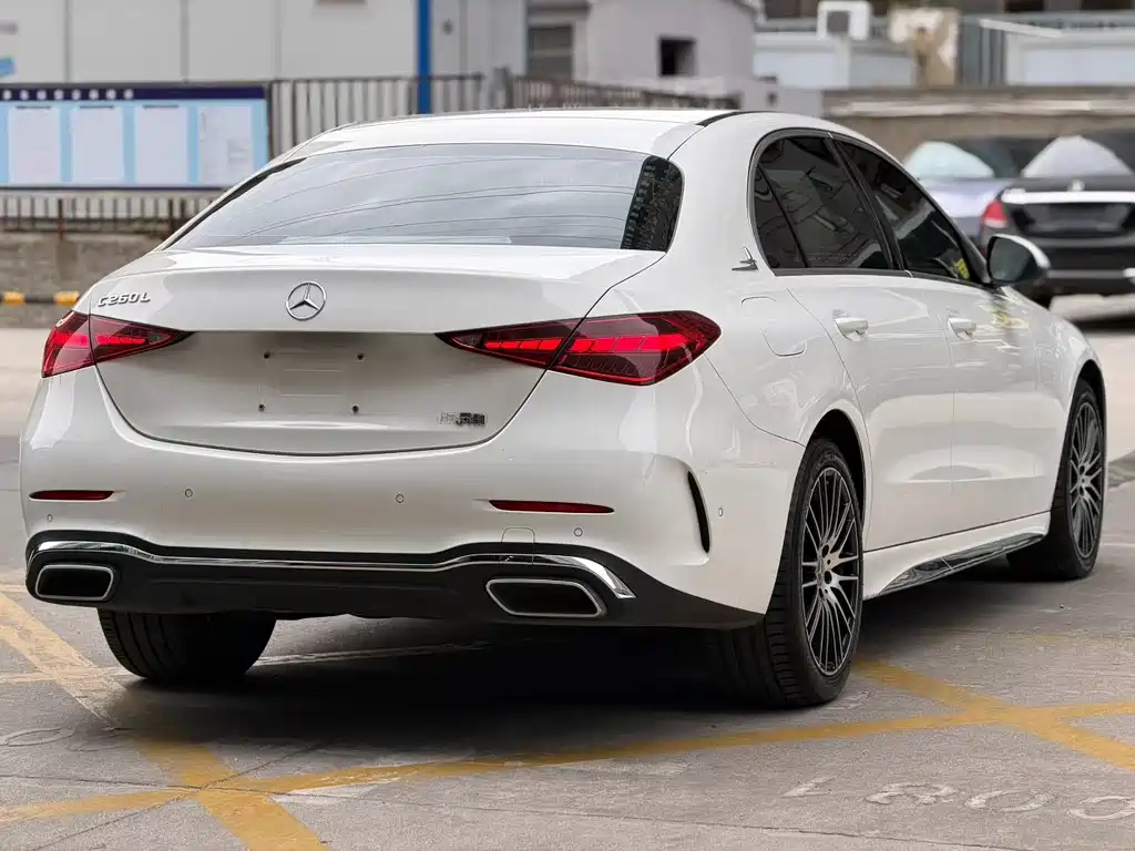 Mercedes-Benz C-Class — миниатюра 8
