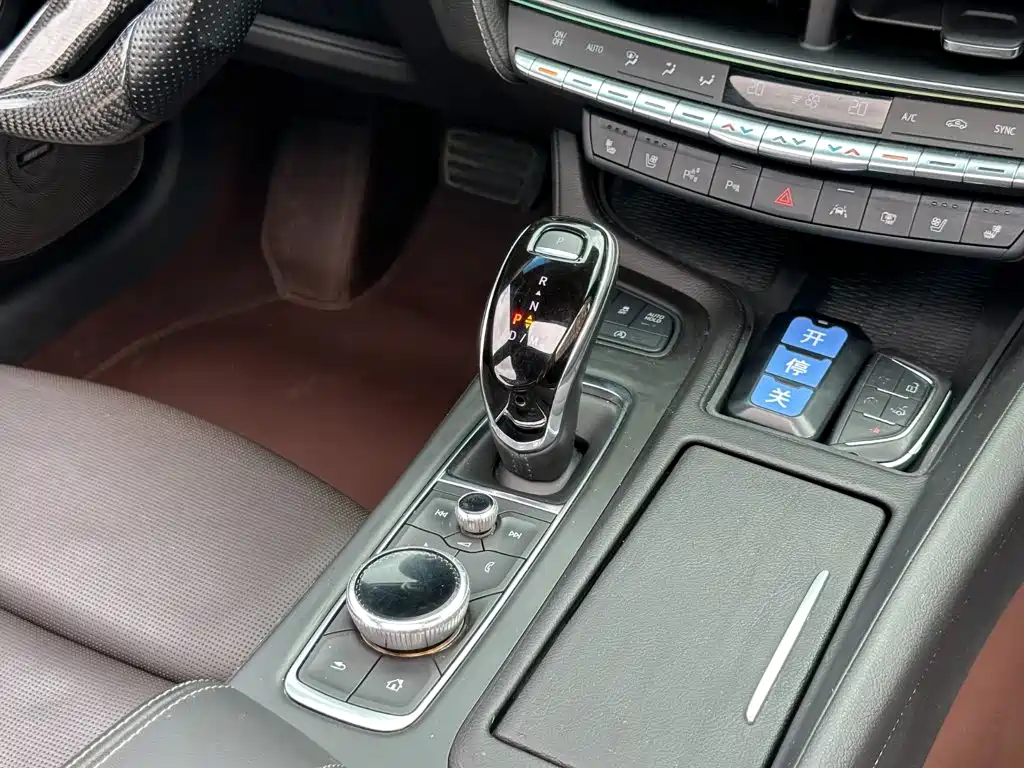 Cadillac CT5 — миниатюра 10