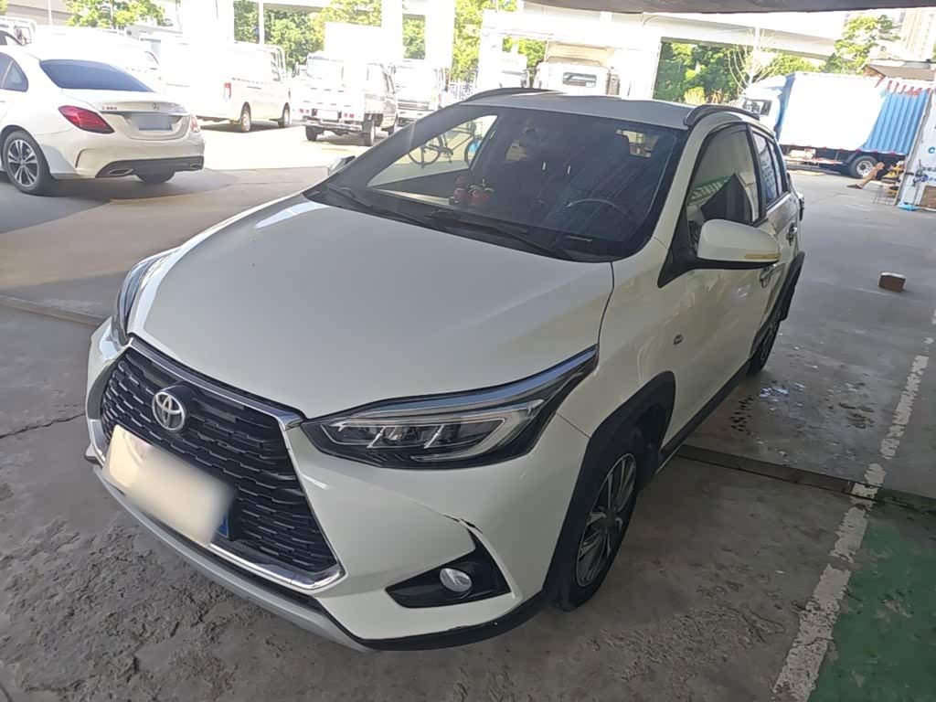 Toyota YARiS L Zhi Xuan 1.5 л 2021 г. Белый, пробег 35600 км