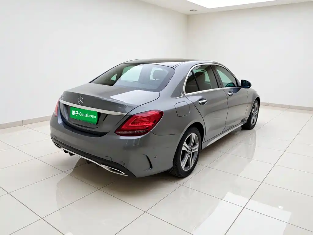 Mercedes-Benz C-Class — миниатюра 6