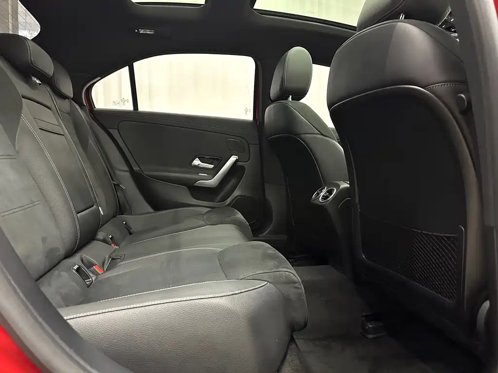 Mercedes-Benz A-Class — миниатюра 11