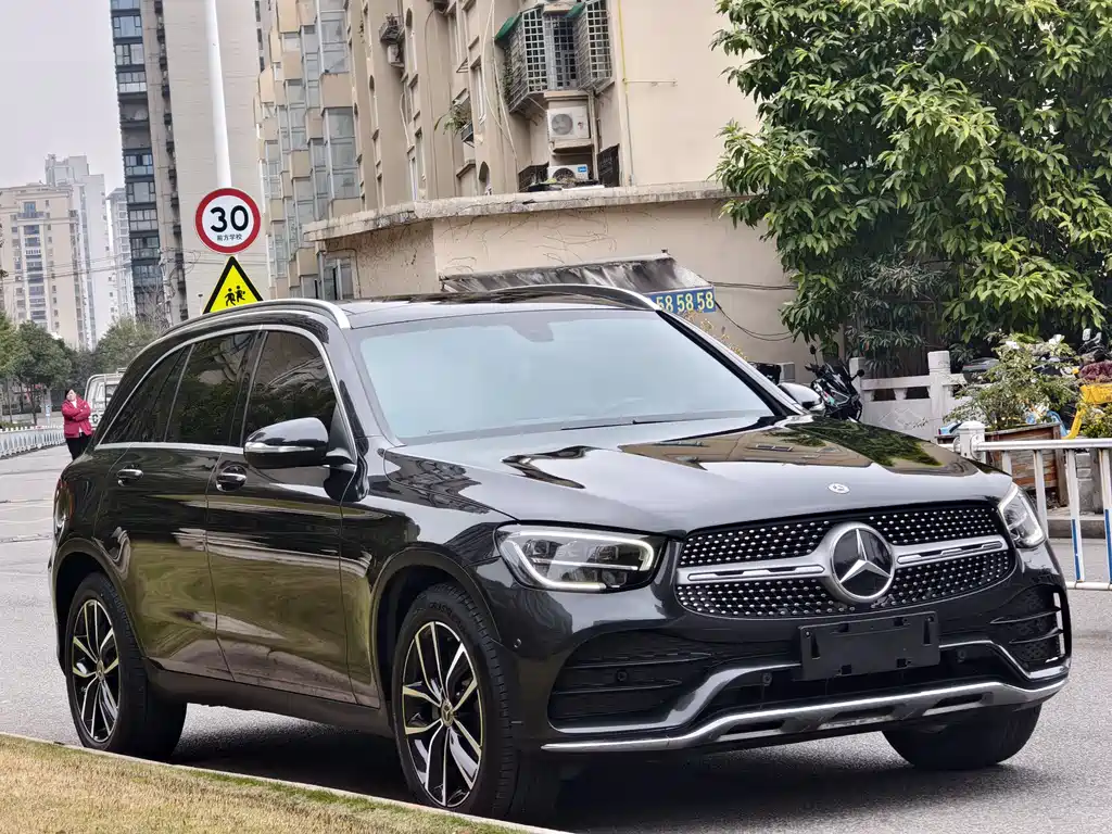 MERCEDES-BENZ GLC
