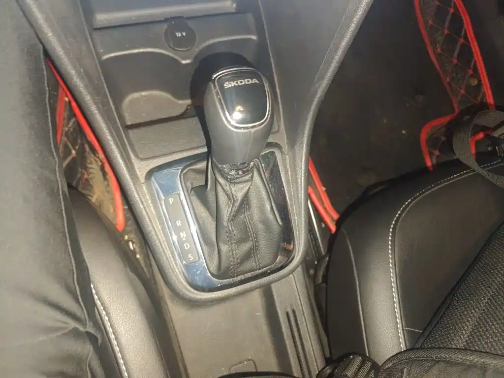 Skoda Rapid Spaceback — миниатюра 7