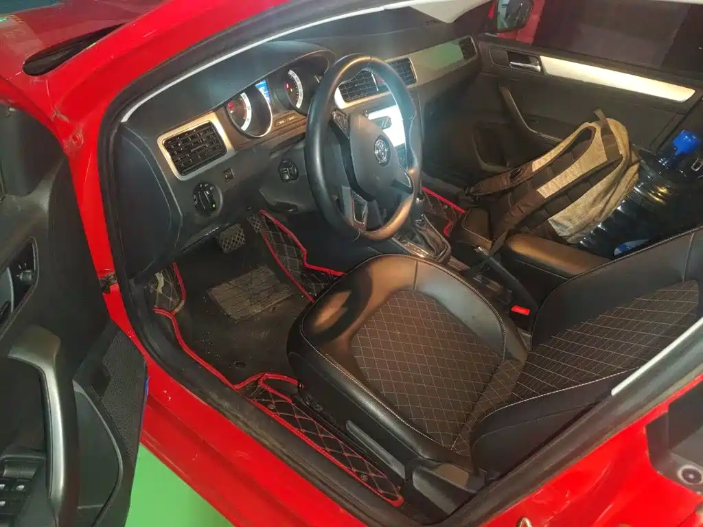 Skoda Rapid Spaceback — миниатюра 14