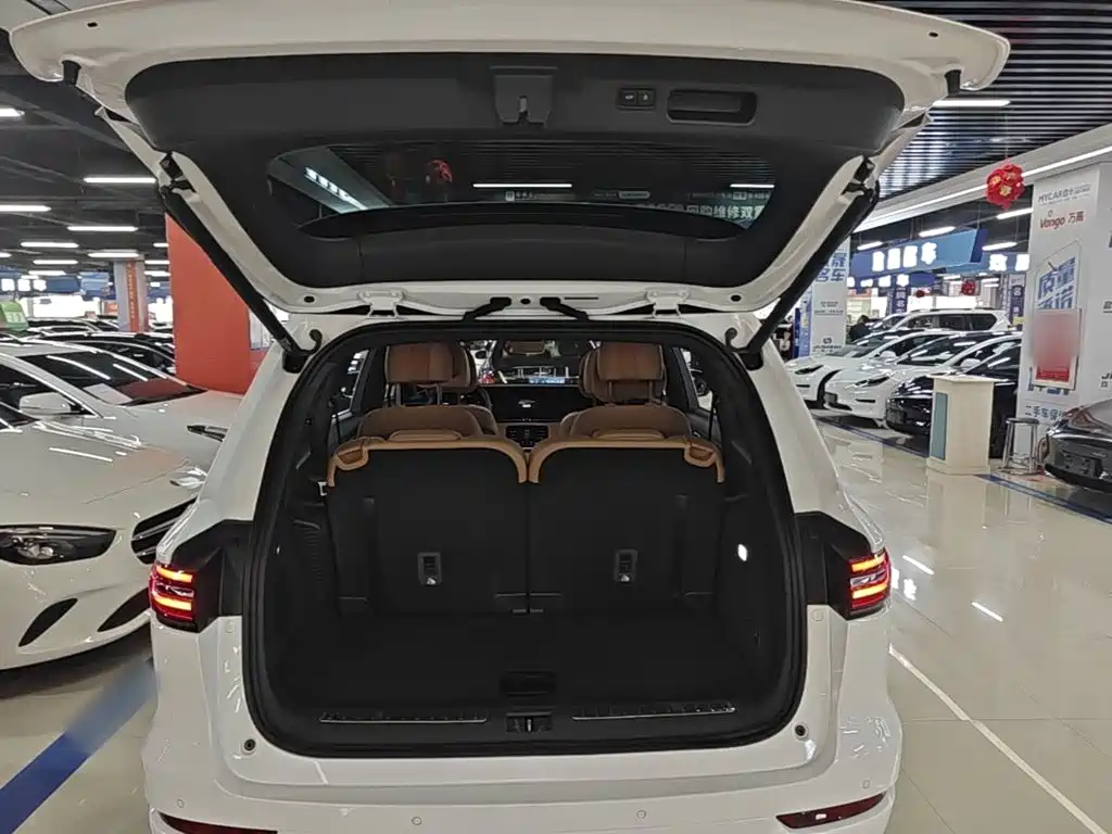 Li Auto Li ONE — миниатюра 19