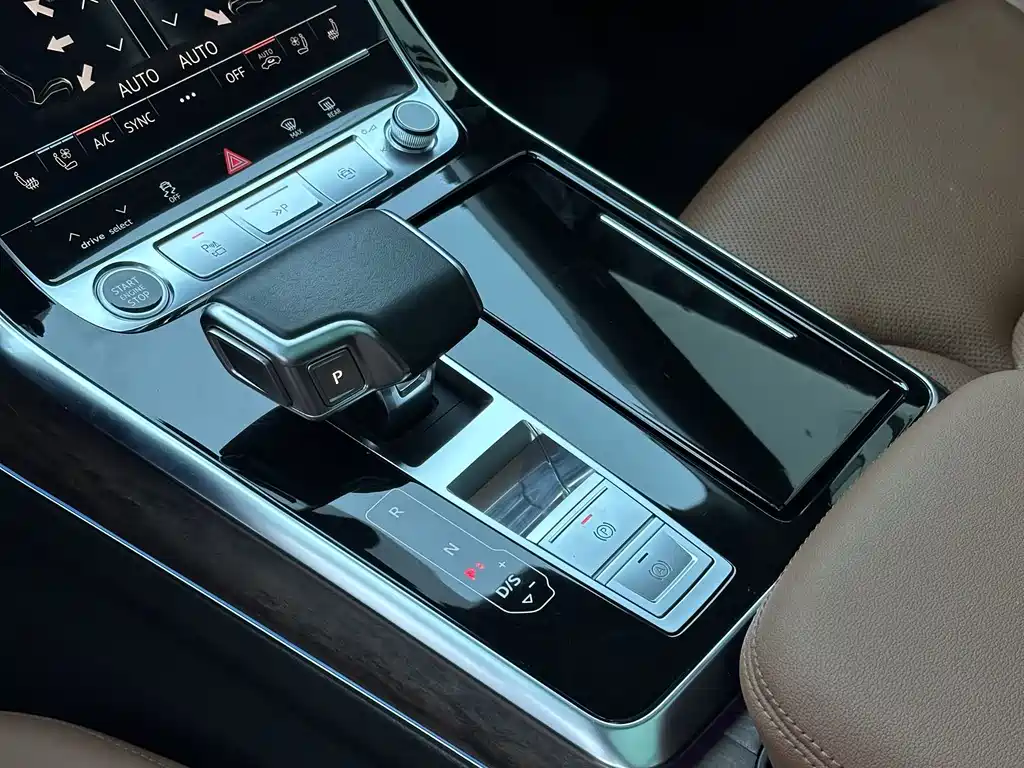 Audi Q7 — миниатюра 5
