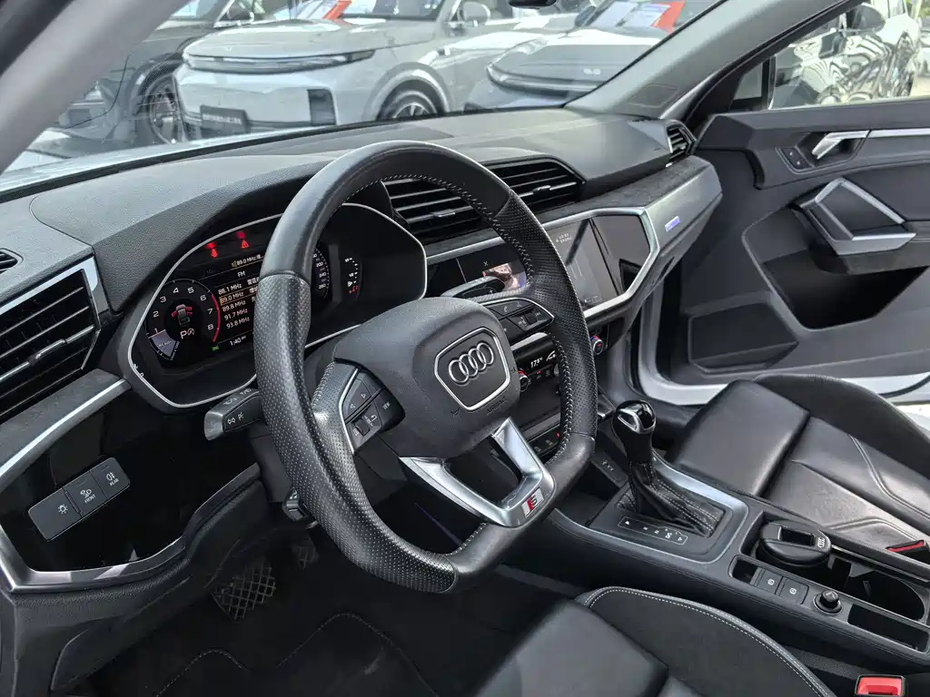 Audi Q3 Sportback — миниатюра 6