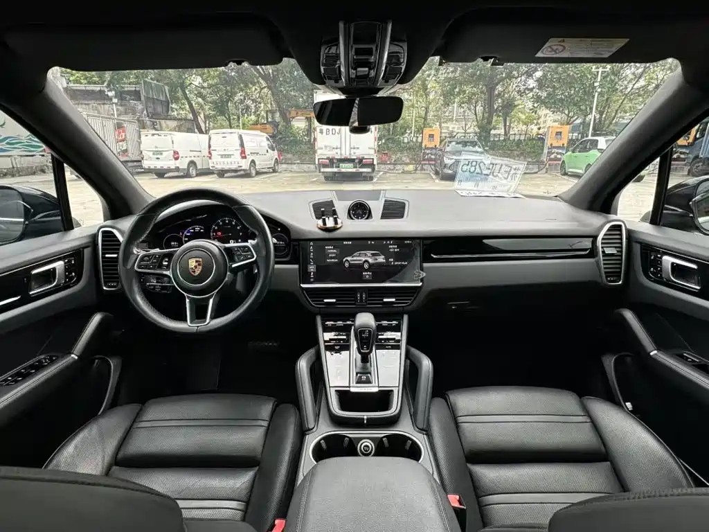 Porsche Cayenne — миниатюра 6