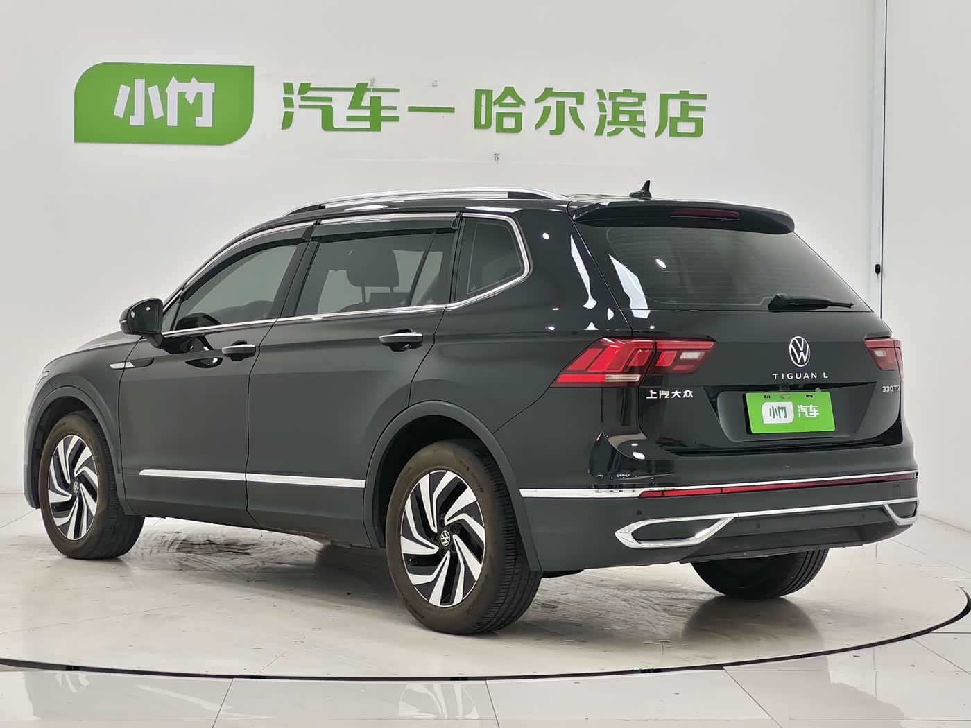 Volkswagen Tiguan L 1.4 л 2023 г. Чёрный, пробег 36700 км