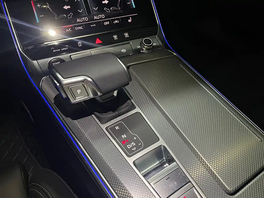 Audi A6L — миниатюра 12