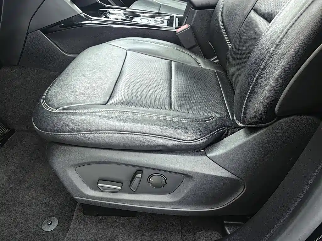 Ford Explorer — миниатюра 20