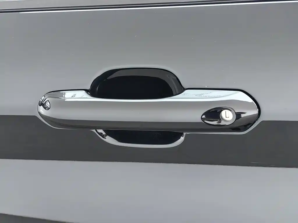 Ford Explorer — миниатюра 18