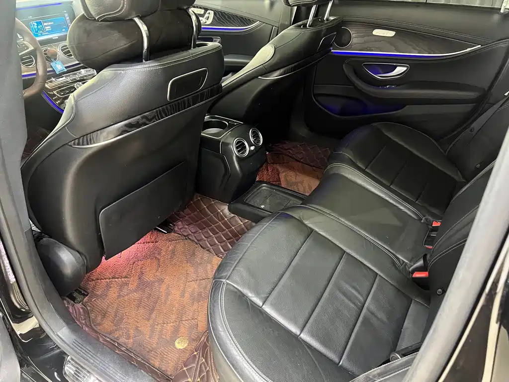 Mercedes-Benz E-Class — миниатюра 8