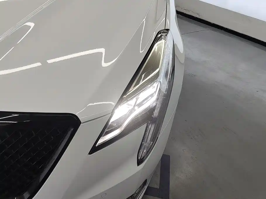 Cadillac XTS — миниатюра 5