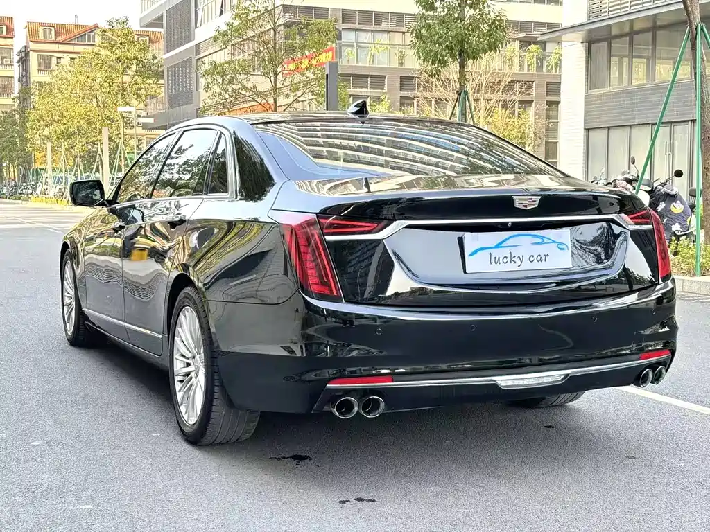 CADILLAC CT6