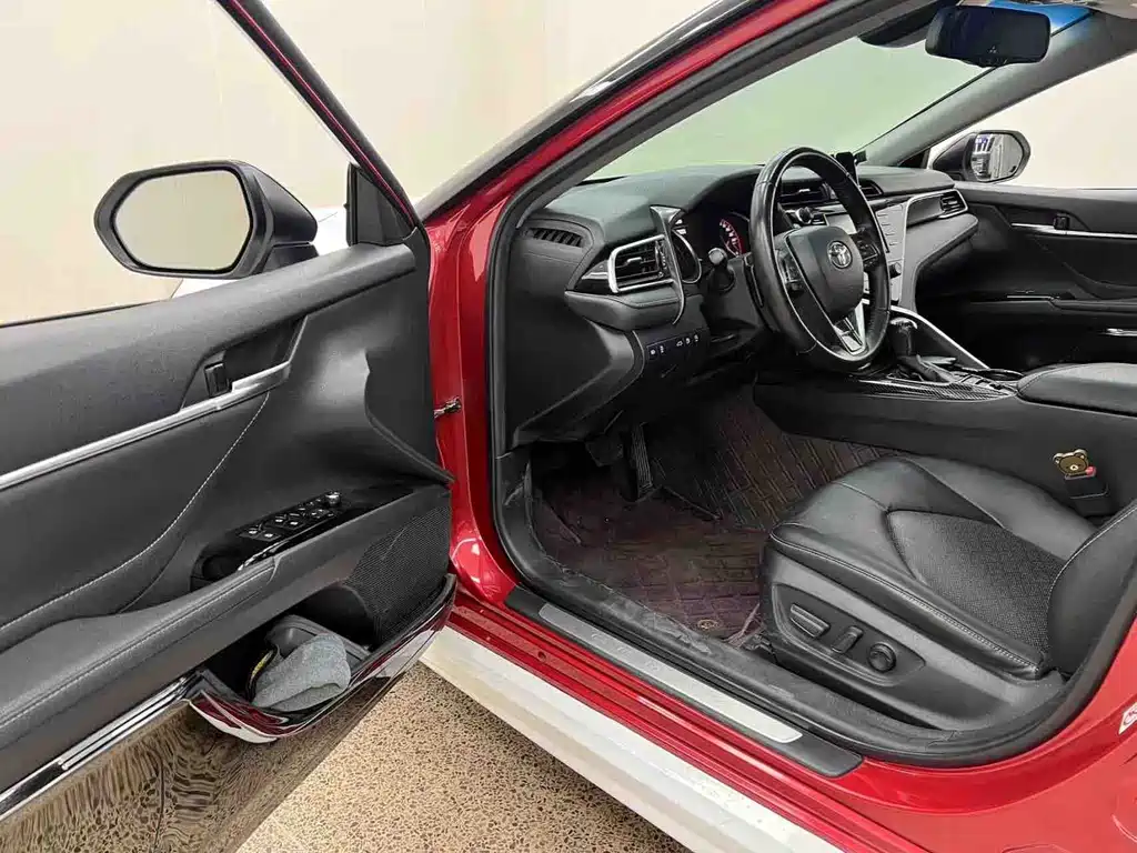 Toyota Camry — миниатюра 13