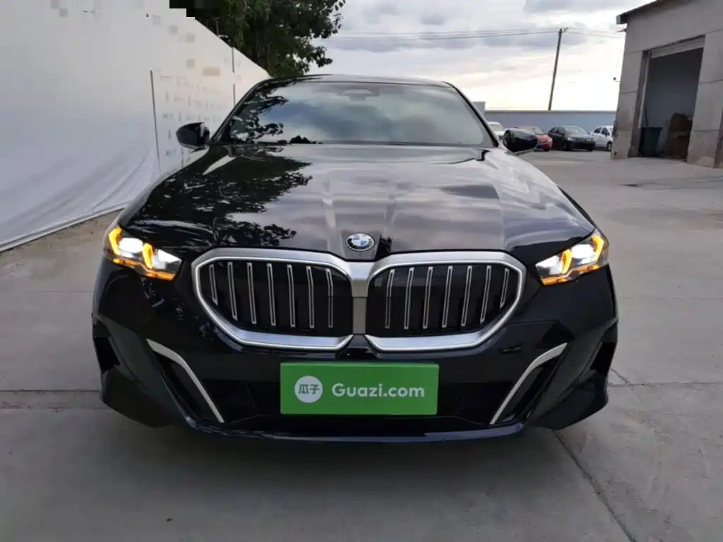 BMW 5 Series — миниатюра 3