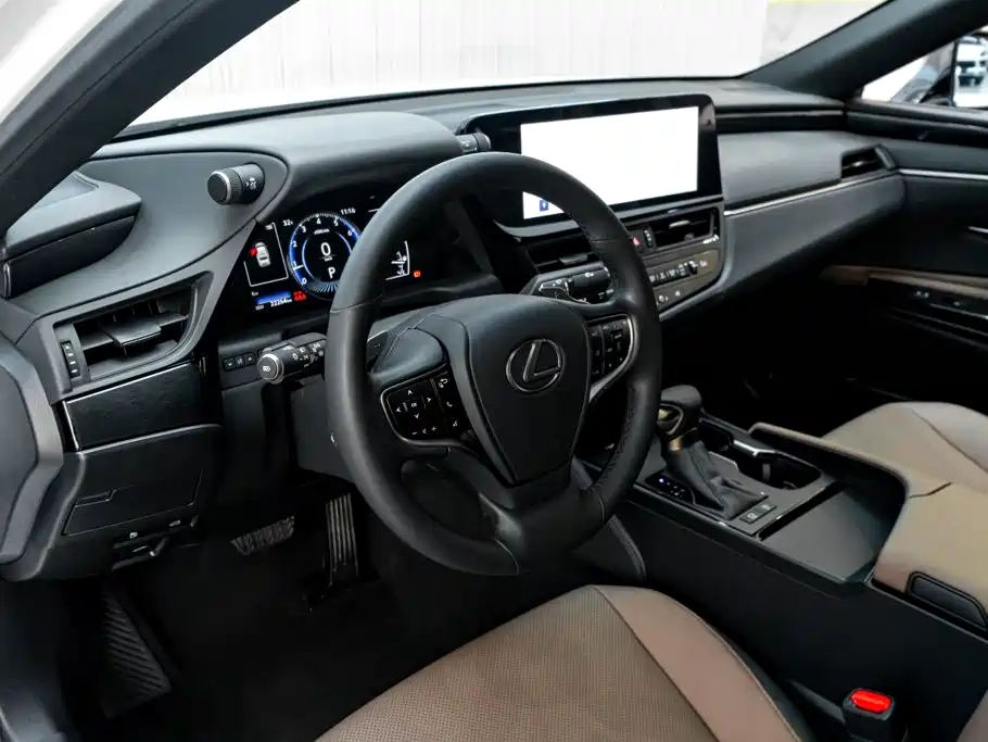 Lexus ES — миниатюра 25
