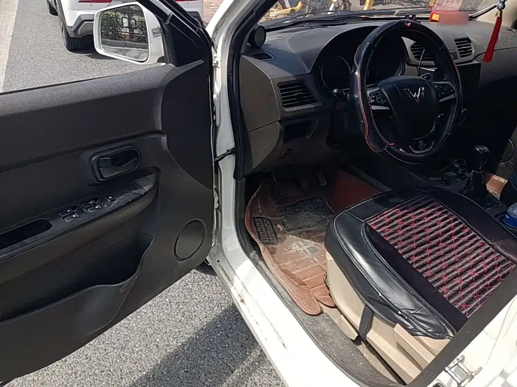 Wuling Hongguang — миниатюра 21