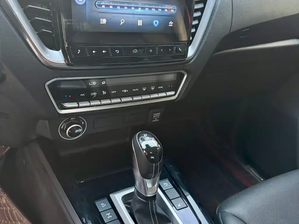 Isuzu D-MAX — миниатюра 12