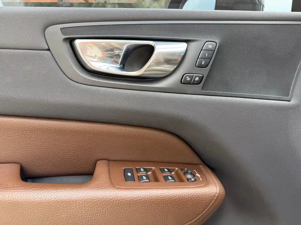 Volvo XC60 — миниатюра 9