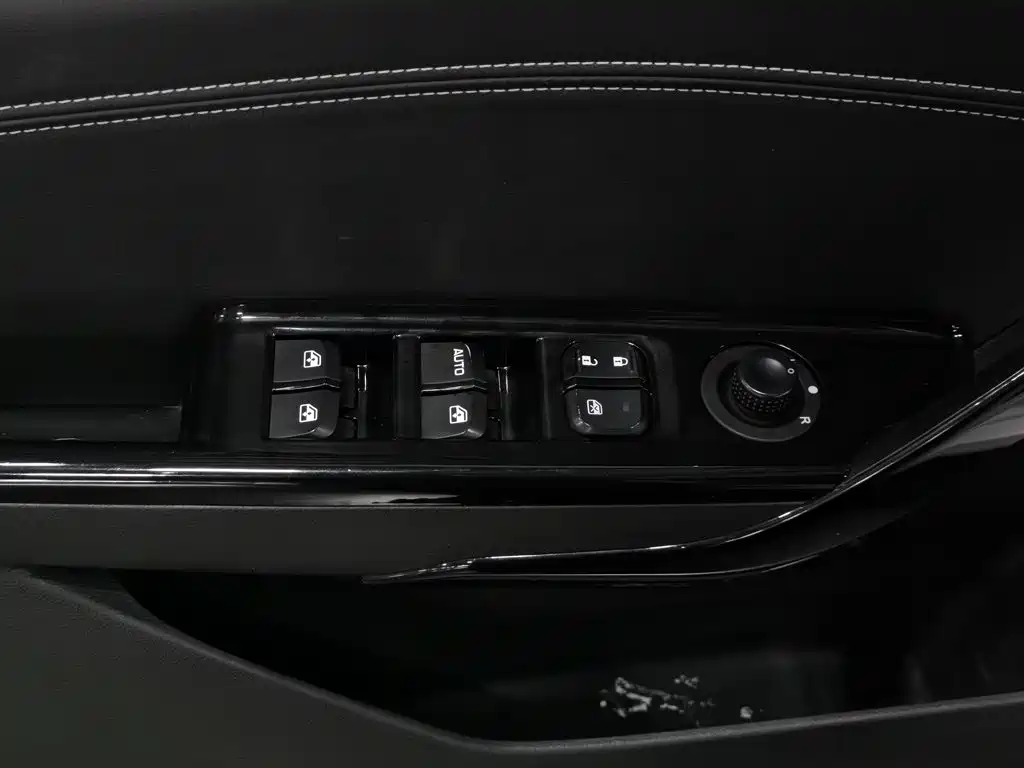 Baojun 310W — миниатюра 9