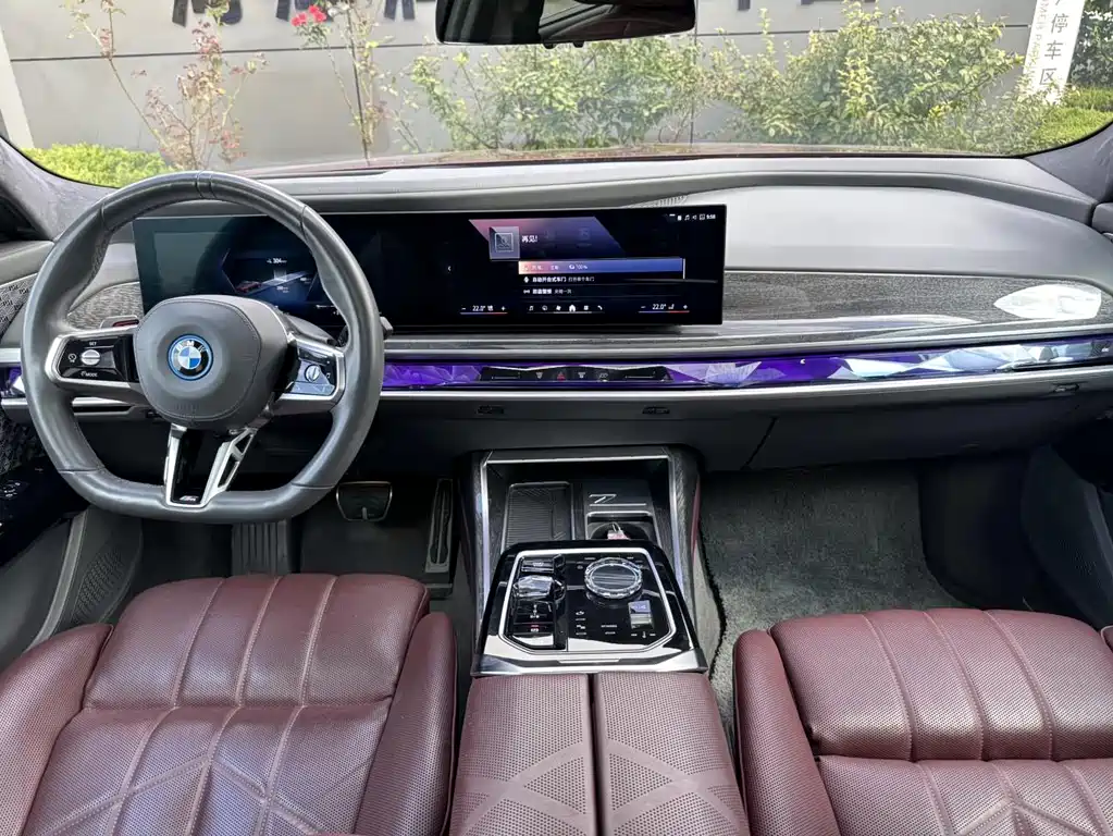 BMW i7 — миниатюра 9