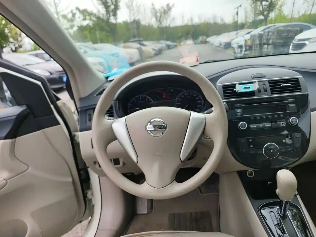 Nissan Tiida — миниатюра 6